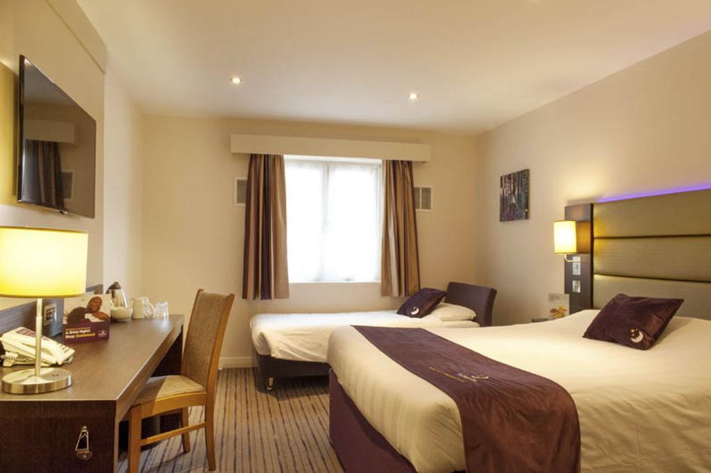 Premier Inn London Elstree / Богемвуд Номер фото