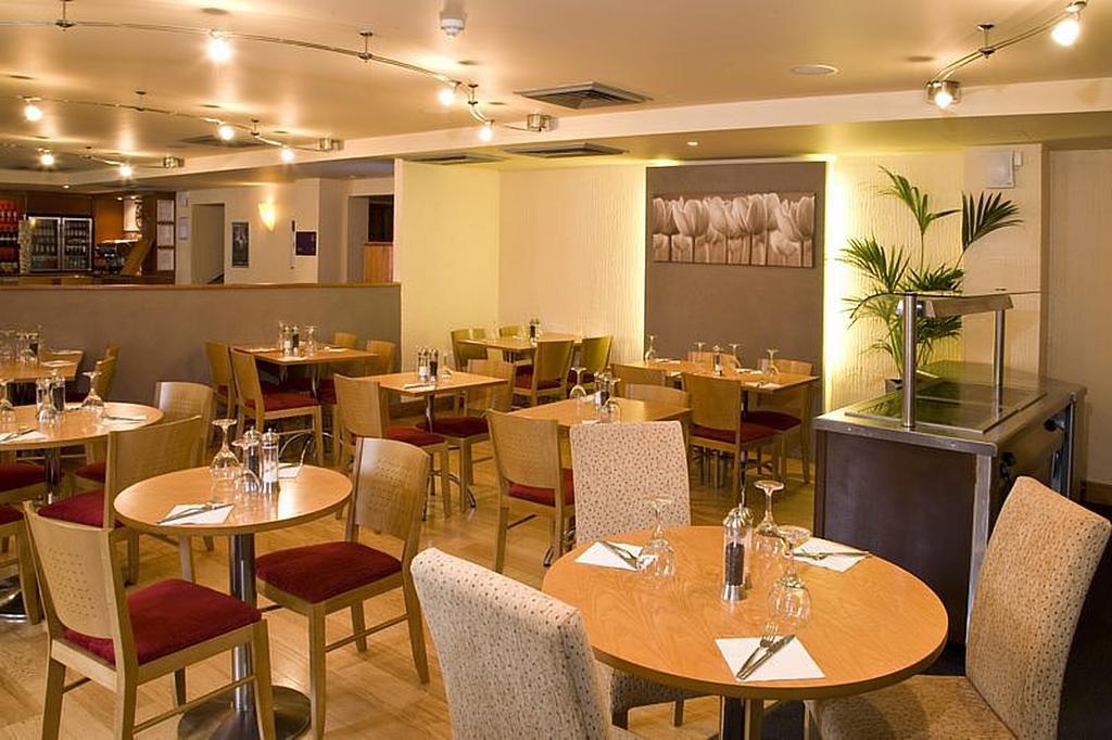 Premier Inn London Elstree / Богемвуд Экстерьер фото