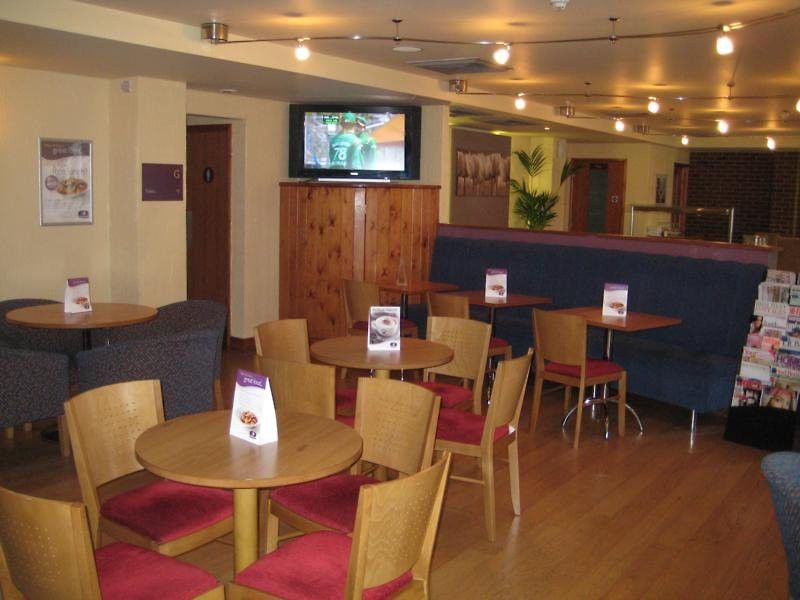 Premier Inn London Elstree / Богемвуд Экстерьер фото